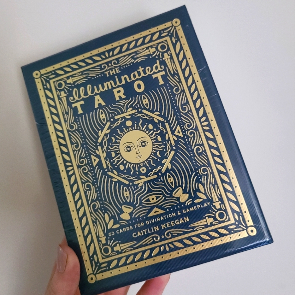 🆕️ the illuminated tarot • 53 cards by caitlin keegan